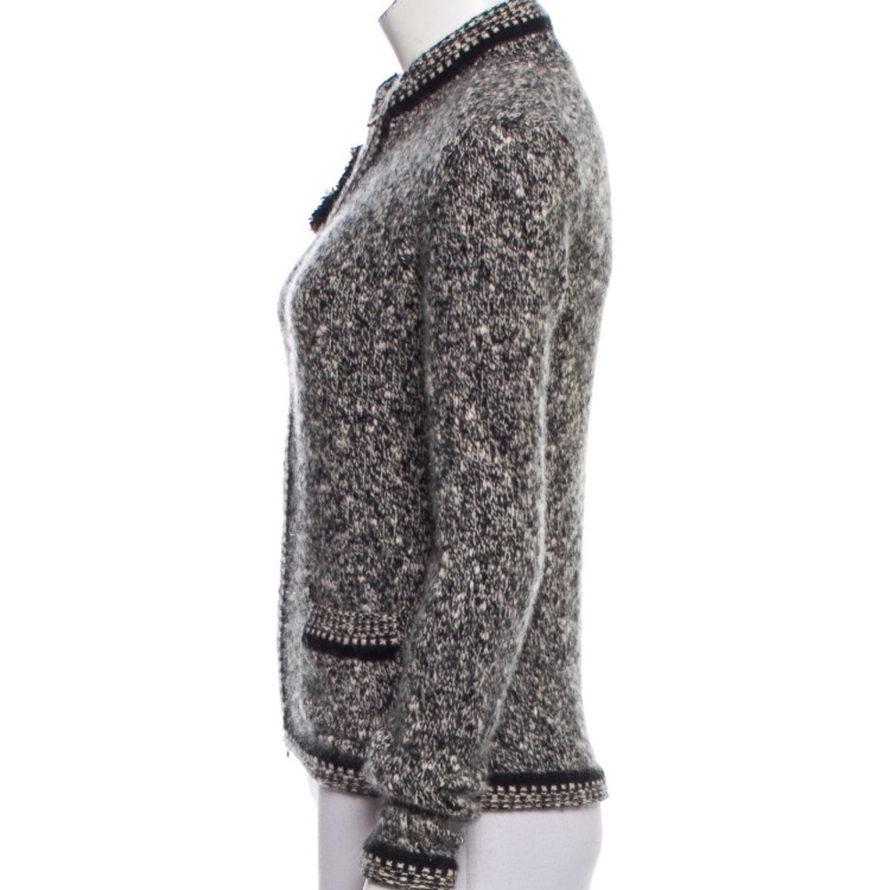 Chanel beautiful Cashmere Cardigan - Picture 2 of 8